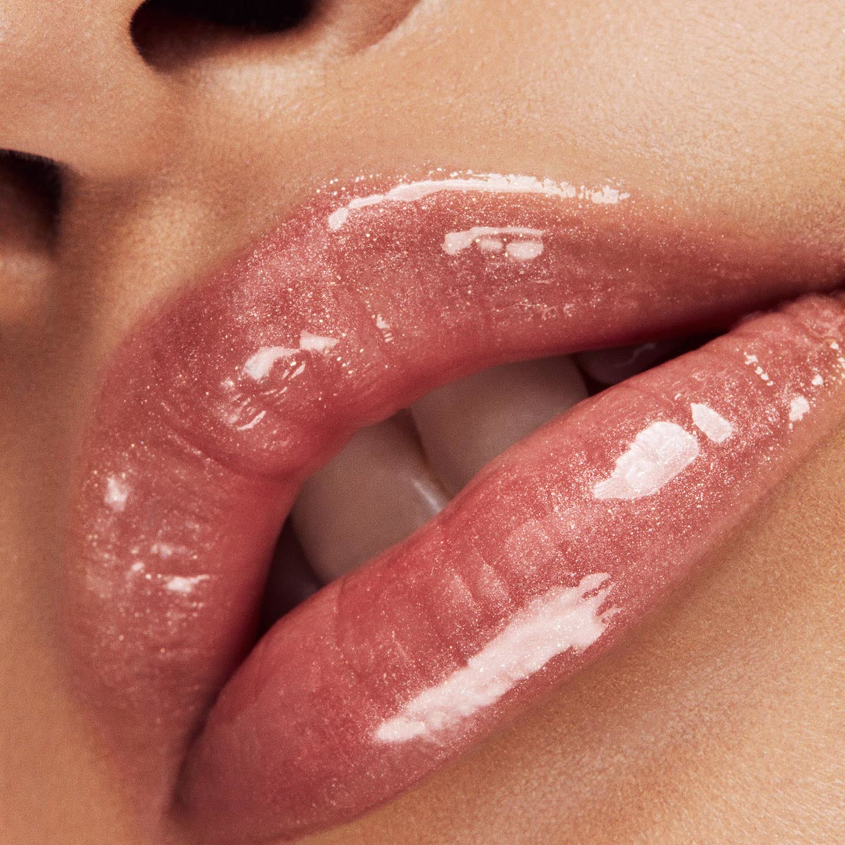 FENTY BEAUTY gloss bomb universal lip luminizer (gloss para labios)