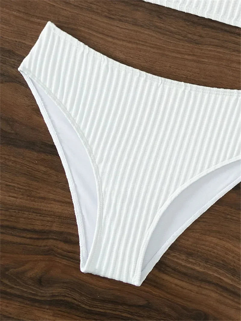 Bañadores acanalados